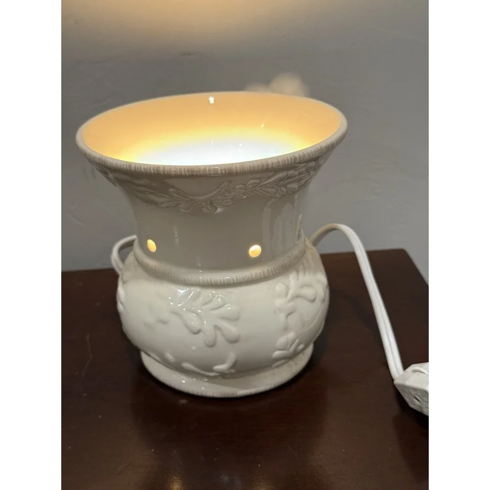 Small Bedside Night Table Lamp for Bedroom, Ceramic set of 1,‎ Beige